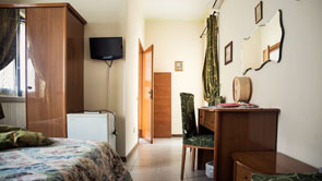 Sea view rooms in Fano | Sea view rooms in Pesaro - 9
