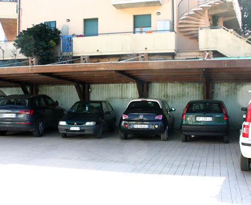 Hotel Ristorante Marinella - Parking and garage